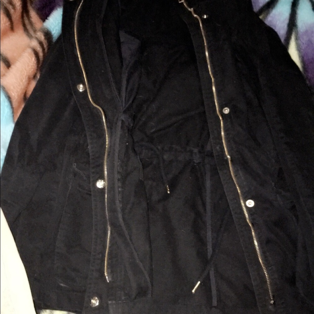 Each item is 7 dollars / sunglasses are a dollar - Picture 7 of 8
